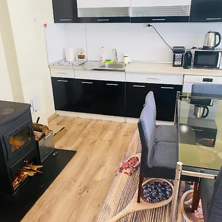 شقة за гости байрактарова سموليان