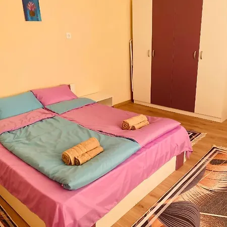 شقة за гости байрактарова سموليان