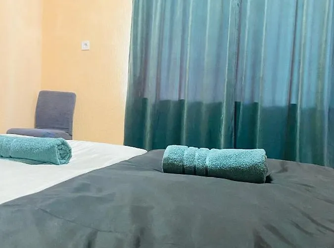 за гости байрактарова Apartament Smolan